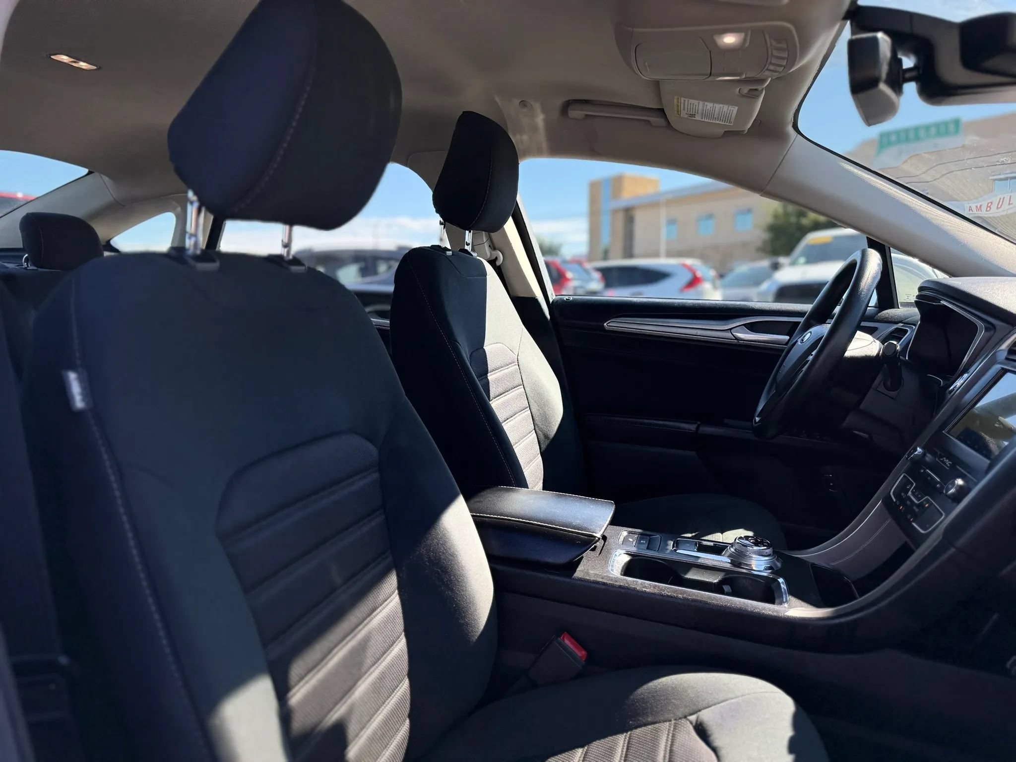Used 2020 Ford Fusion SE FWD image 24
