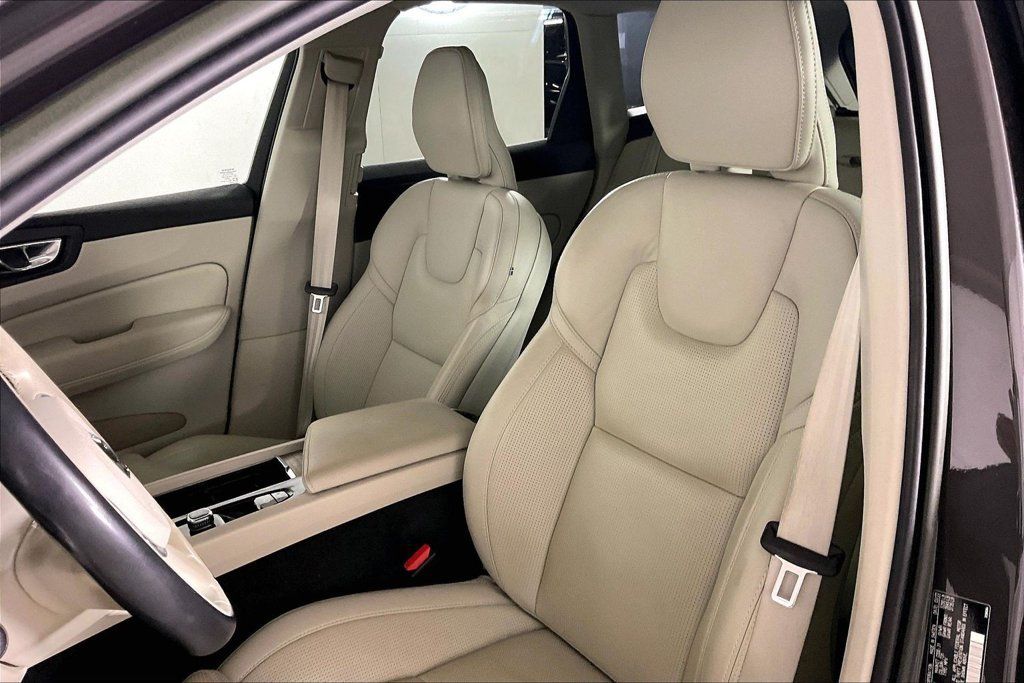 Used 2022 Volvo XC60 B5 Inscription w/ Advanced Package FWD image 24