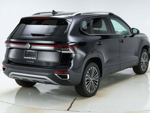 New 2026 Volkswagen Taos SE FWD image 46