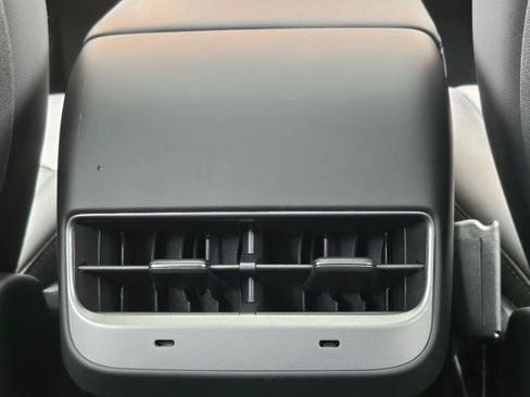 Used 2023 Tesla Model Y Long Range AWD/4WD image 64