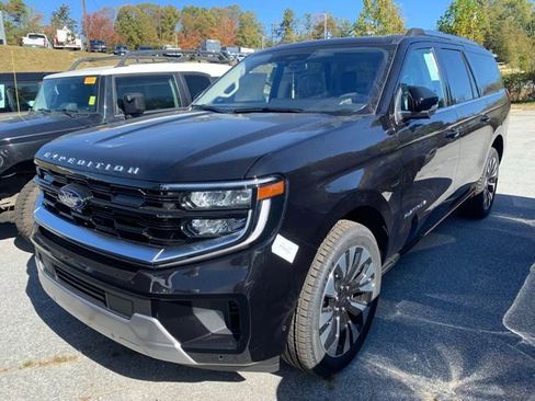 New 2025 Ford Expedition Max Platinum w/ Driver's Package image 5