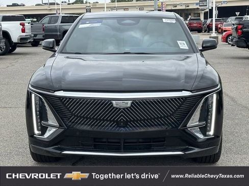 Used 2024 Cadillac Lyriq Luxury w/ LPO, Floor Liner Package RWD image 6