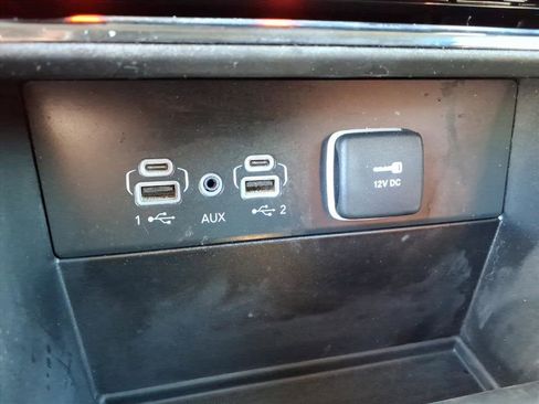 Used 2024 Jeep Grand Cherokee Laredo image 15