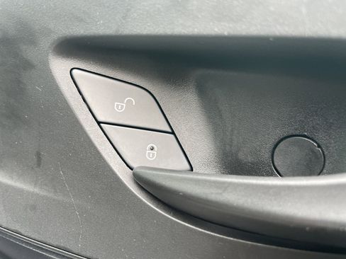 Used 2019 Mercedes-Benz Sprinter 1500 image 12