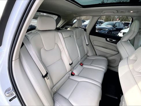 Certified 2023 Volvo XC60 T8 Plus image 18