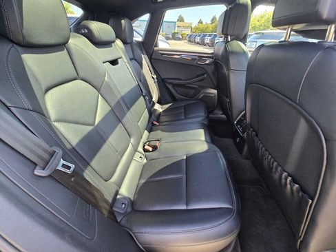 Used 2024 Porsche Macan AWD/4WD image 12