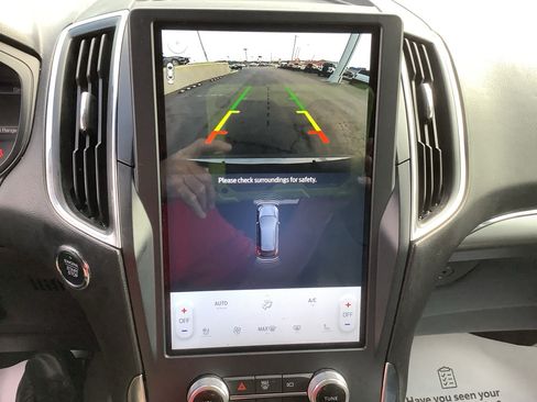 Used 2022 Ford Edge Titanium w/ Equipment Group 301A AWD/4WD image 18