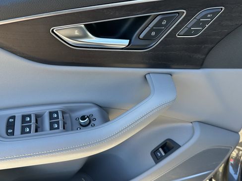 Used 2023 Audi Q7 Premium Plus w/ Premium Plus Package image 17