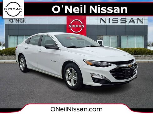 Used 2021 Chevrolet Malibu LS image 1