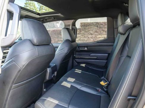 Used 2025 Toyota Tacoma TRD Sport w/ TRD Sport Upgrade Package image 21