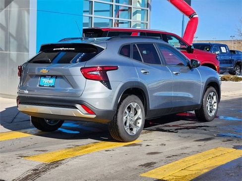 New 2025 Chevrolet Trax LT image 7