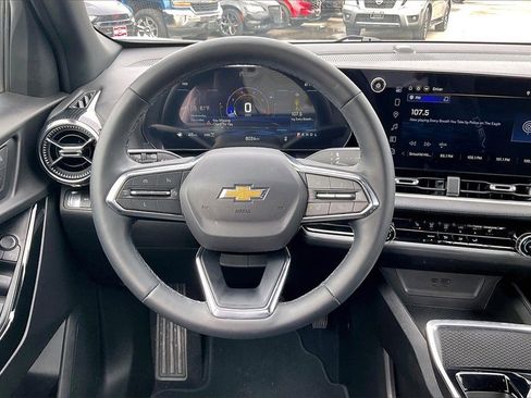 Certified 2025 Chevrolet Equinox LT w/ Safety and Technology Package image 8