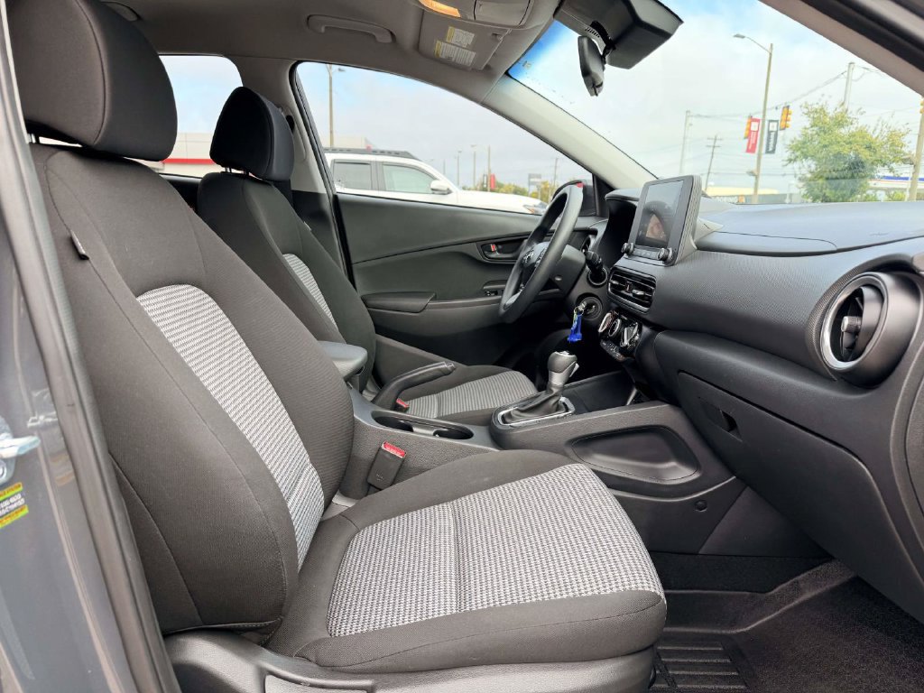 Used 2023 Hyundai Kona SE AWD/4WD image 13