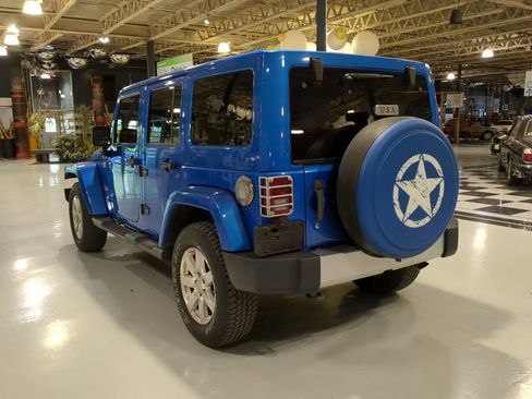 Used 2015 Jeep Wrangler Unlimited Sahara w/ Connectivity Group AWD/4WD image 10