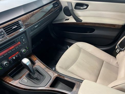 Used 2011 BMW 328i xDrive Sedan AWD/4WD image 18