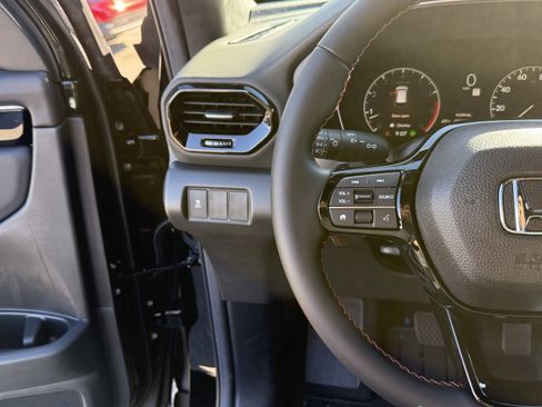 New 2025 Honda Pilot Sport image 24