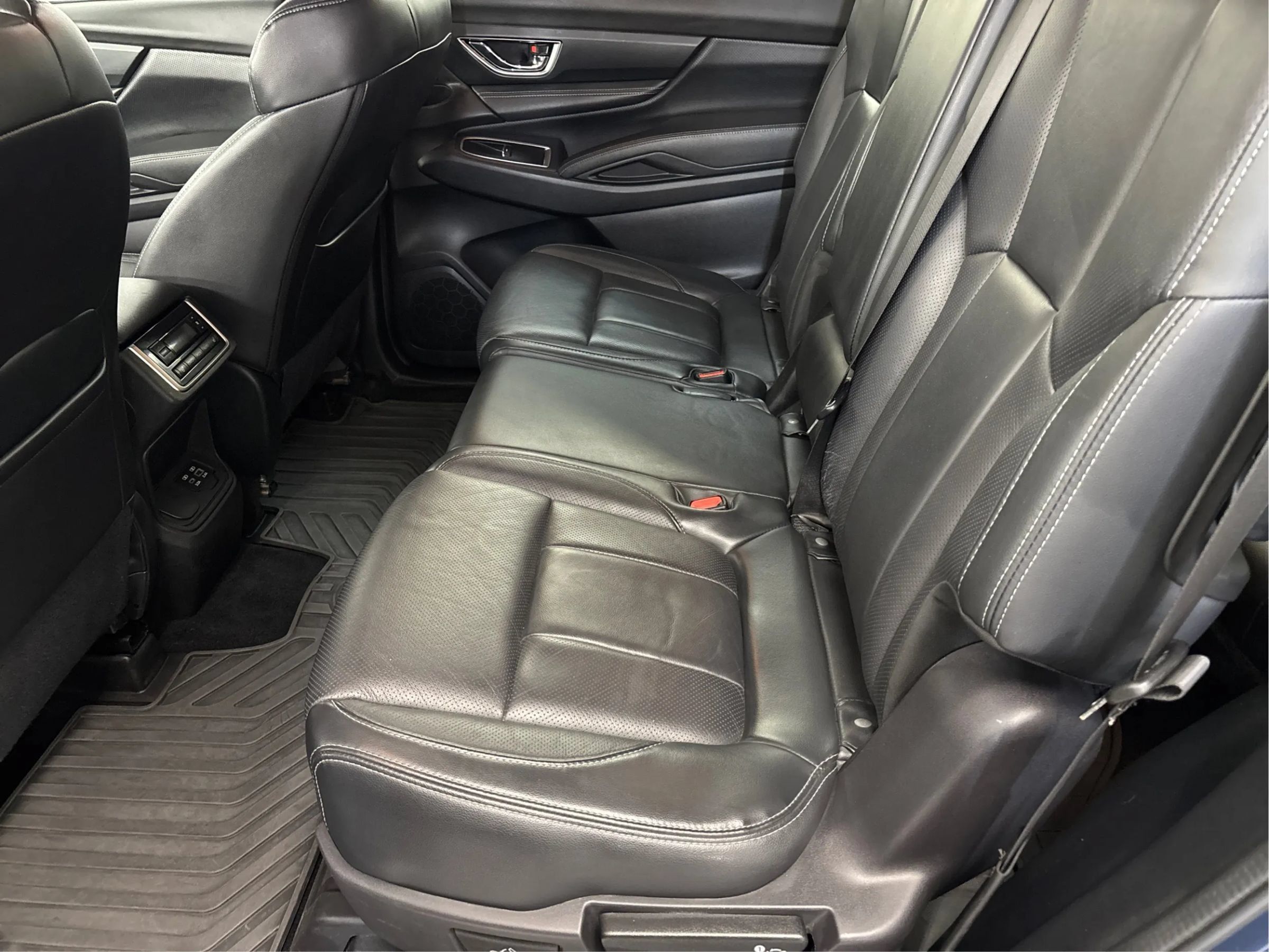 Used 2023 Subaru Ascent Limited AWD/4WD image 14