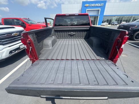 Used 2023 Chevrolet Silverado 1500 RST w/ Z71 Off-Road Package AWD/4WD image 13