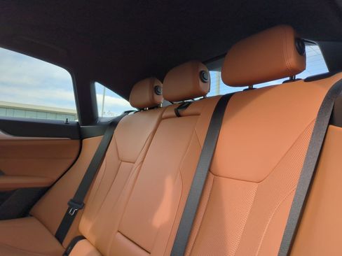 Used 2025 BMW M440i image 31