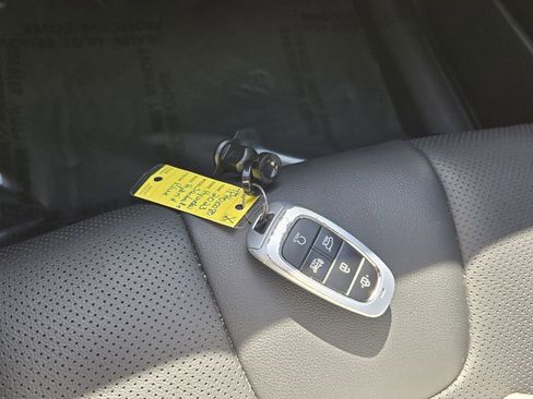 Used 2023 Hyundai Santa Fe SEL Premium image 19