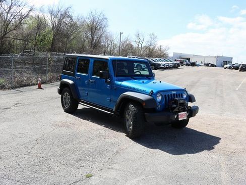 Used 2016 Jeep Wrangler Unlimited Rubicon w/ Connectivity Group image 7