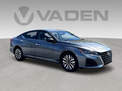 Used 2024 Nissan Altima 2.5 SV