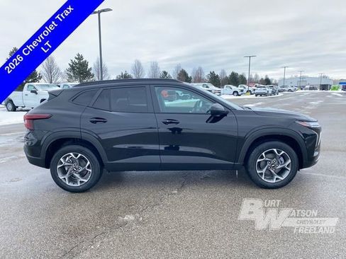 New 2026 Chevrolet Trax LT w/ Sunroof Package image 6