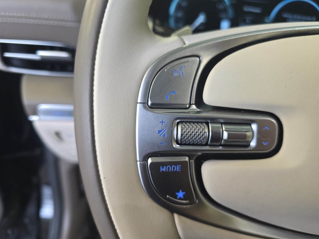 Used 2024 Genesis GV80 3.5T w/ Prestige Package AWD/4WD image 18