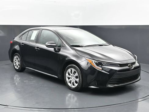 Used 2026 Toyota Corolla LE FWD image 7