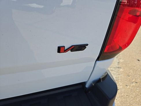 Used 2021 Chevrolet Colorado LT w/ Safety Package image 38