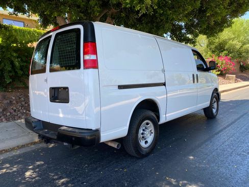 Used 2022 Chevrolet Express 2500 w/ Enhanced Convenience Package RWD image 8