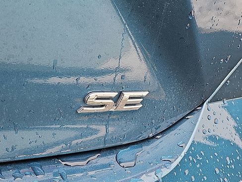 Used 2025 Toyota Camry SE image 29