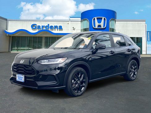 Used 2025 Honda HR-V Sport image 3