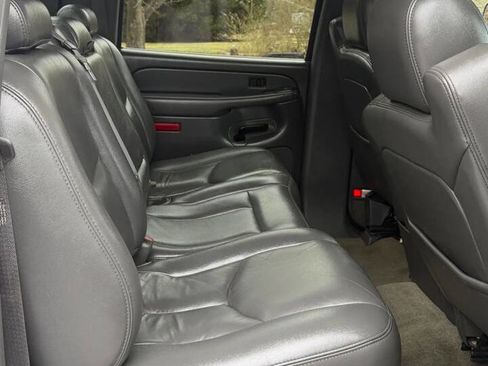 Used 2005 Chevrolet Silverado 2500 LT w/ Heavy-Duty Power Package image 21