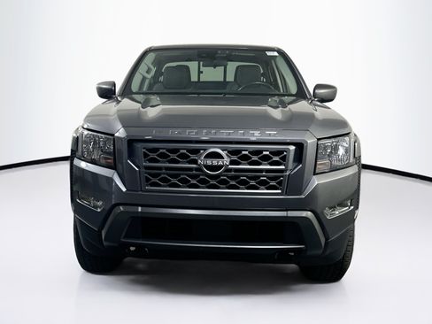 Used 2022 Nissan Frontier SV AWD/4WD image 2