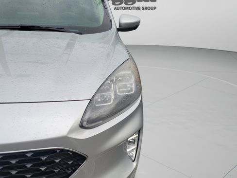 Used 2020 Ford Escape Titanium FWD image 8