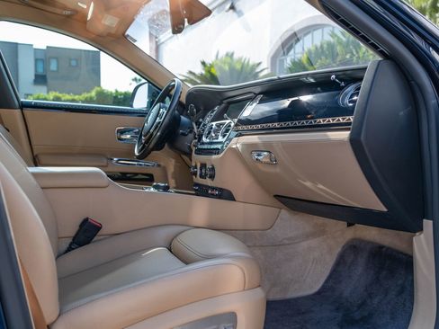 Used 2016 Rolls-Royce Ghost image 16