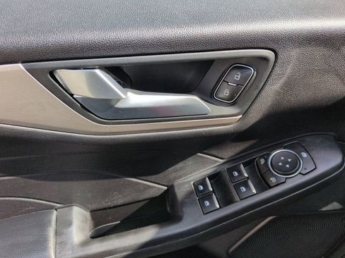 Used 2021 Ford Escape SE w/ SE Sport Appearance Package image 23