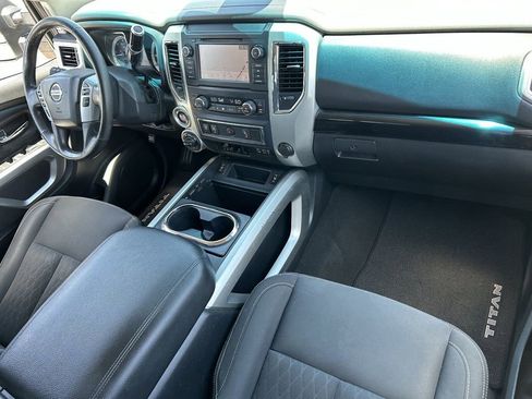 Used 2019 Nissan Titan SV w/ SV Convenience Package AWD/4WD image 11