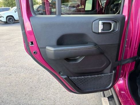Used 2024 Jeep Wrangler Unlimited Sahara AWD/4WD image 13