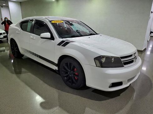 Used 2014 Dodge Avenger SXT w/ Rallye Appearance Group image 2