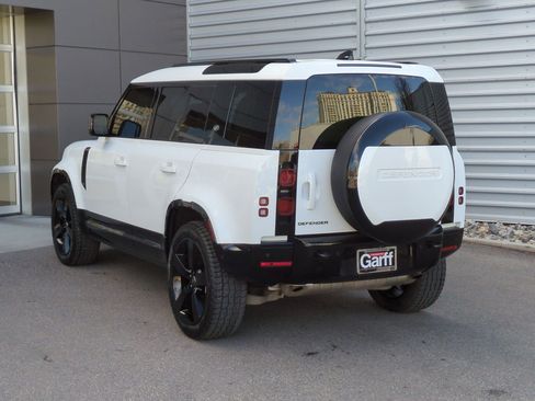 Used 2024 Land Rover Defender 110 X-Dynamic SE image 10