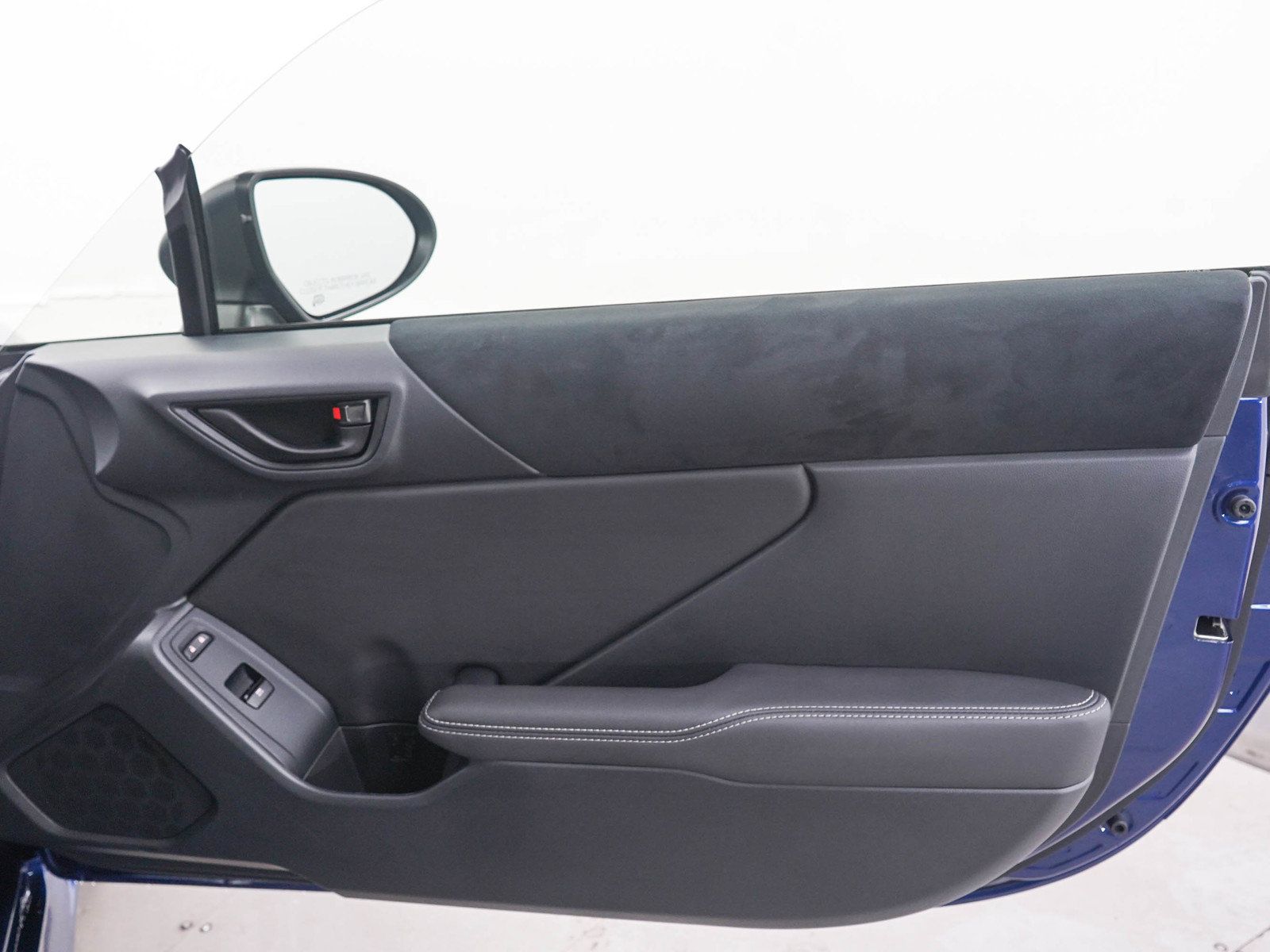 Used 2025 Toyota GR86 Premium w/ ALL Weather Mat Package (TMS) RWD image 9