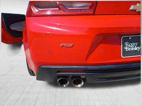 Used 2016 Chevrolet Camaro LT RWD image 24