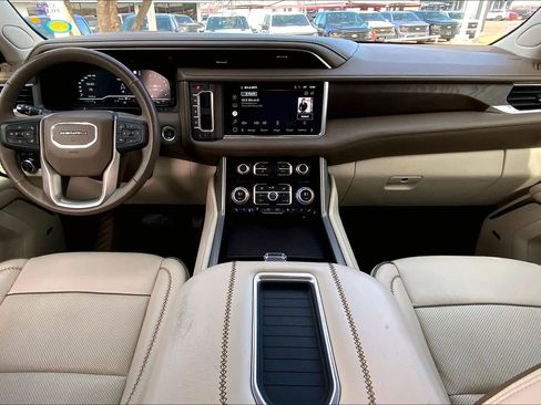 Used 2022 GMC Yukon XL Denali image 15