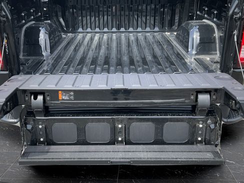 Used 2026 GMC Sierra 1500 SLT RWD image 24