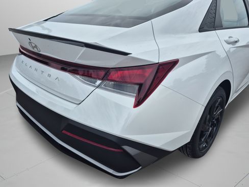 New 2026 Hyundai Elantra SEL Sport FWD image 33
