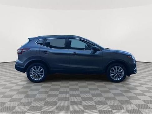 Used 2022 Nissan Rogue Sport SV AWD/4WD image 2