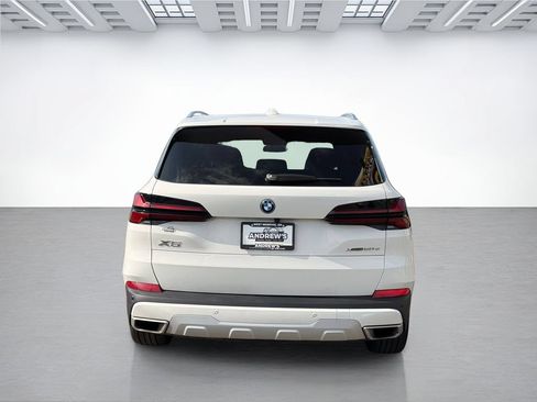 Used 2025 BMW X5 xDrive50e AWD/4WD image 4