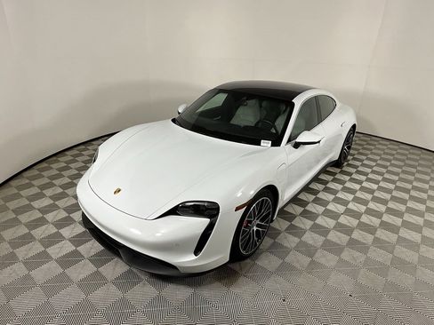 Used 2020 Porsche Taycan 4S image 9